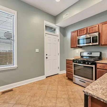St Louis Tower Grove Two-Story Townhome Perfect For Groups Side B Exterior photo