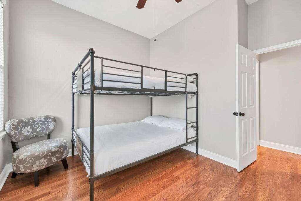 Ferienhaus St Louis Two-story Townhome Perfect For Groups Side B *