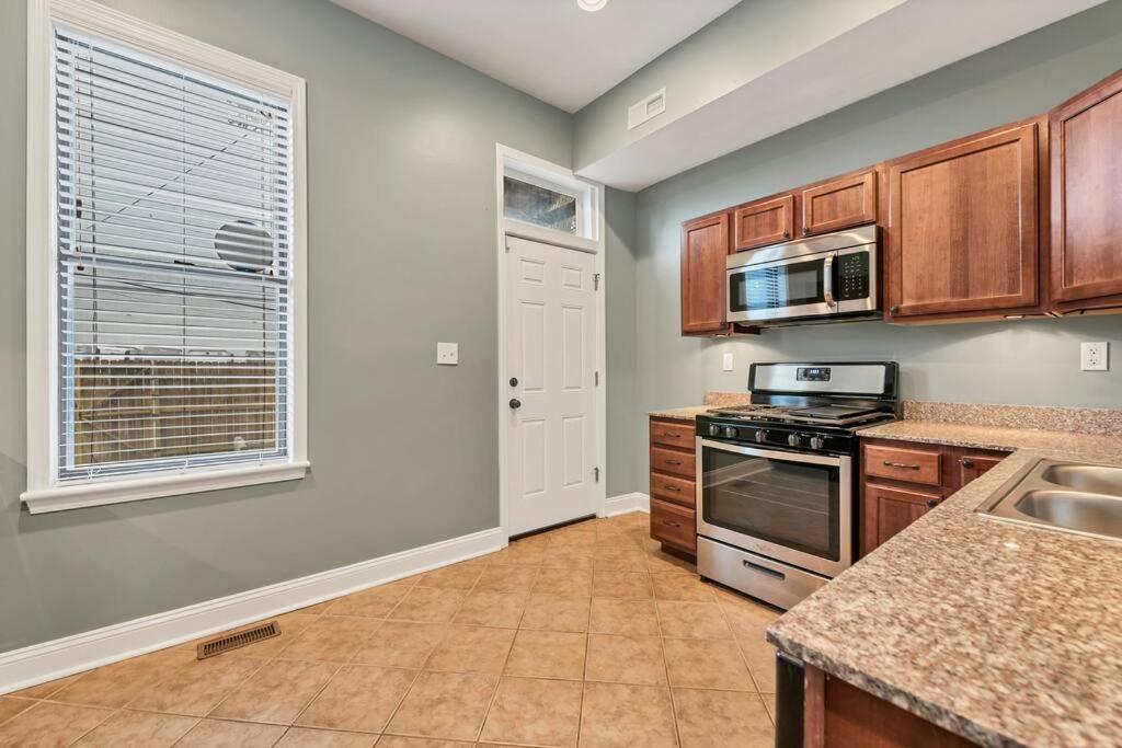 St Louis Two-story Townhome Perfect For Groups Side B * Tower Grove