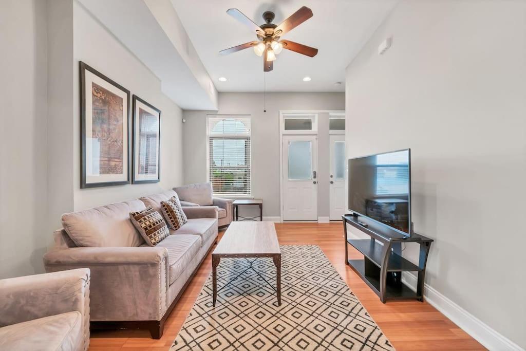 St Louis Two-story Townhome Perfect For Groups Side B Tower Grove