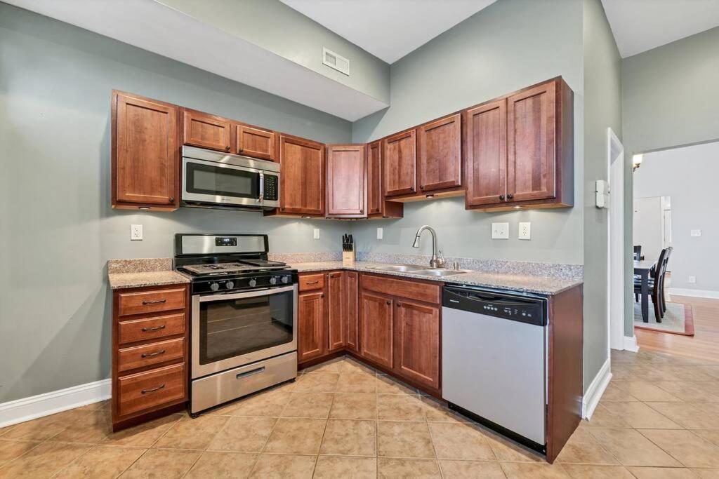 Holiday home St Louis Two-story Townhome Perfect For Groups Side B